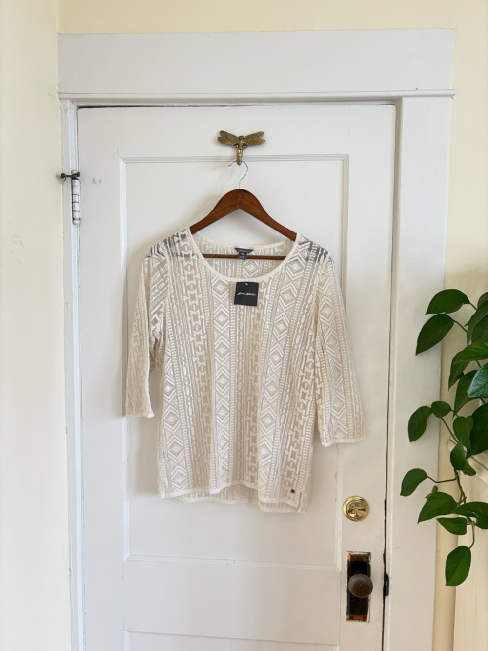 Eddie Bauer 3/4 Sleeve Cream Azalea Top Blouse Women’s Medium